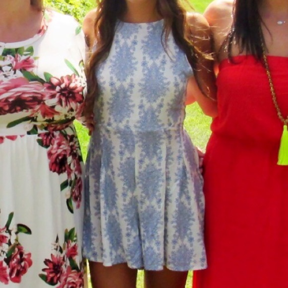 Other - Cute blue and white romper